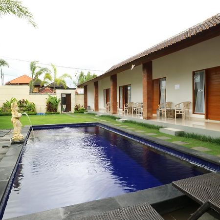Aghasvina Guest House Canggu Buitenkant foto