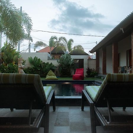 Aghasvina Guest House Canggu Buitenkant foto