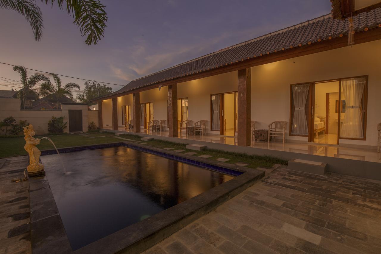 Aghasvina Guest House Canggu Buitenkant foto