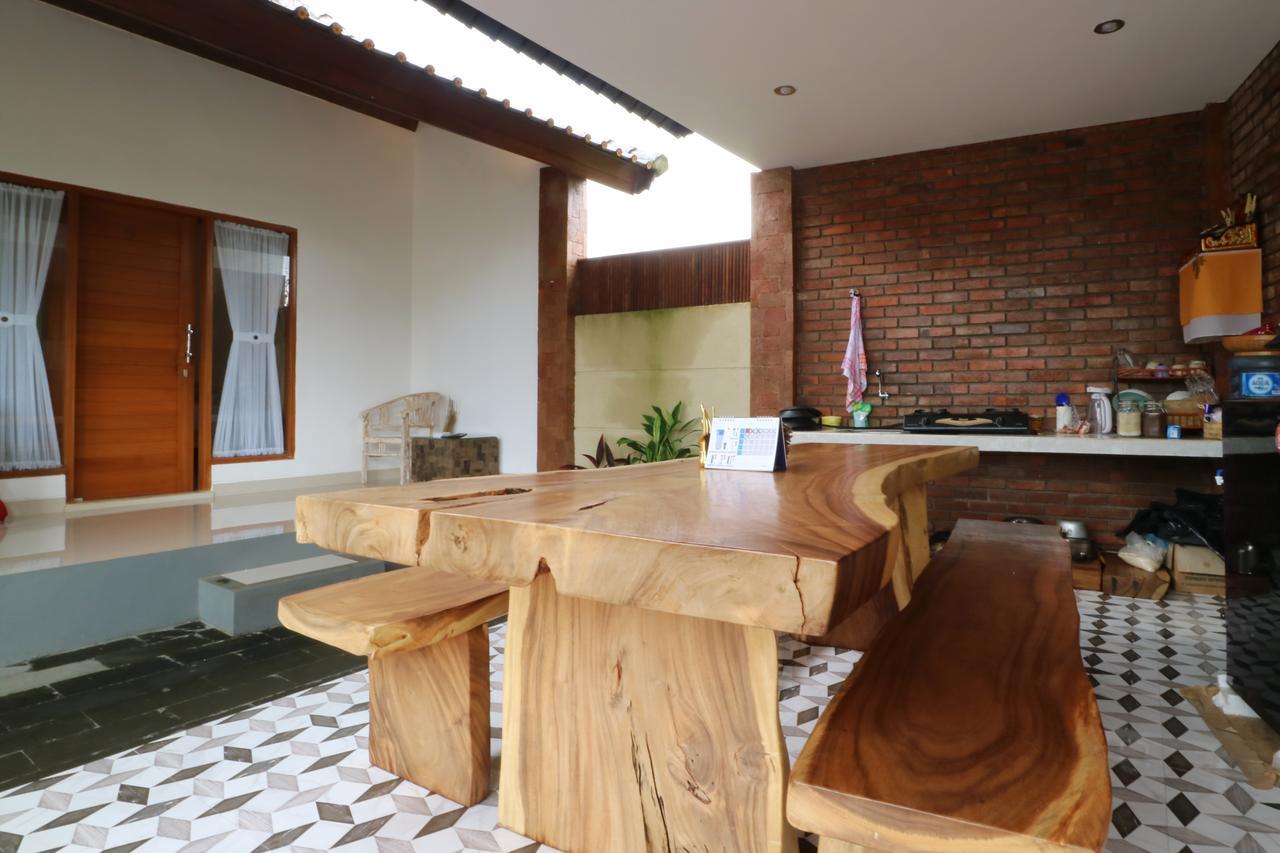 Aghasvina Guest House Canggu Buitenkant foto