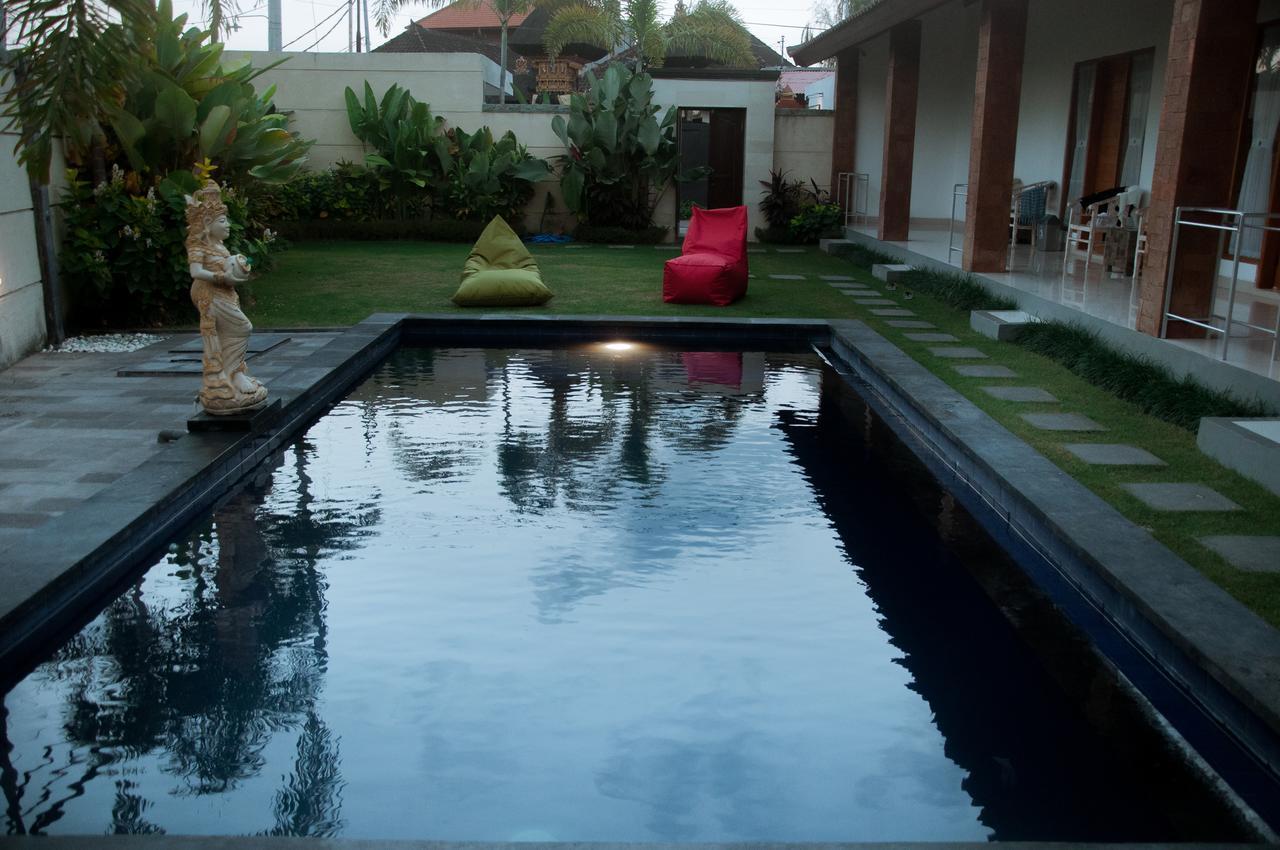 Aghasvina Guest House Canggu Buitenkant foto