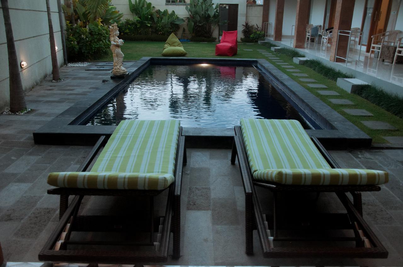 Aghasvina Guest House Canggu Buitenkant foto