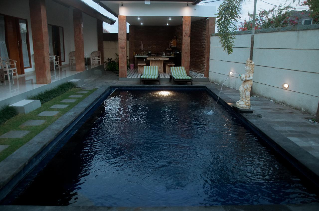 Aghasvina Guest House Canggu Buitenkant foto
