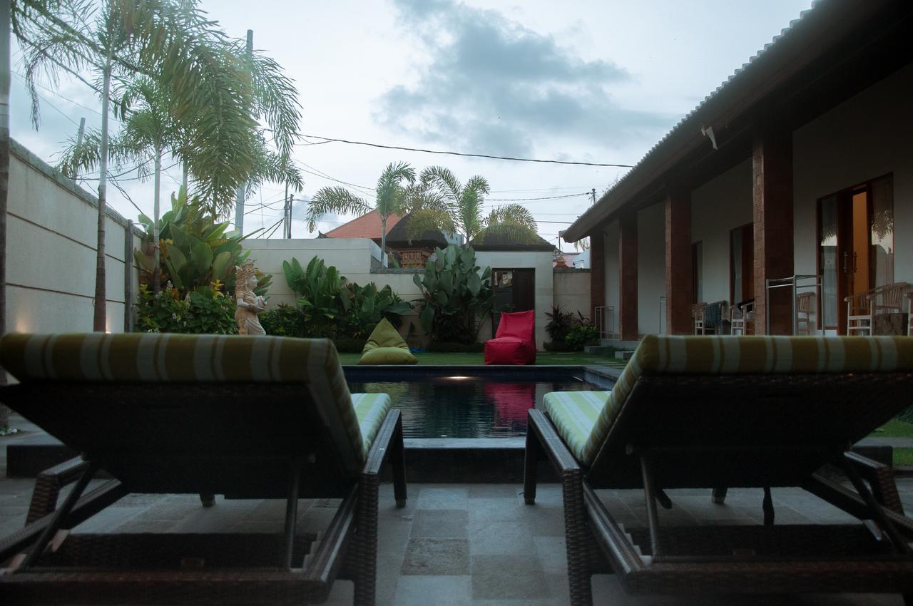 Aghasvina Guest House Canggu Buitenkant foto