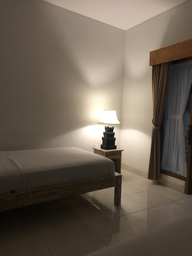 Aghasvina Guest House Canggu Buitenkant foto