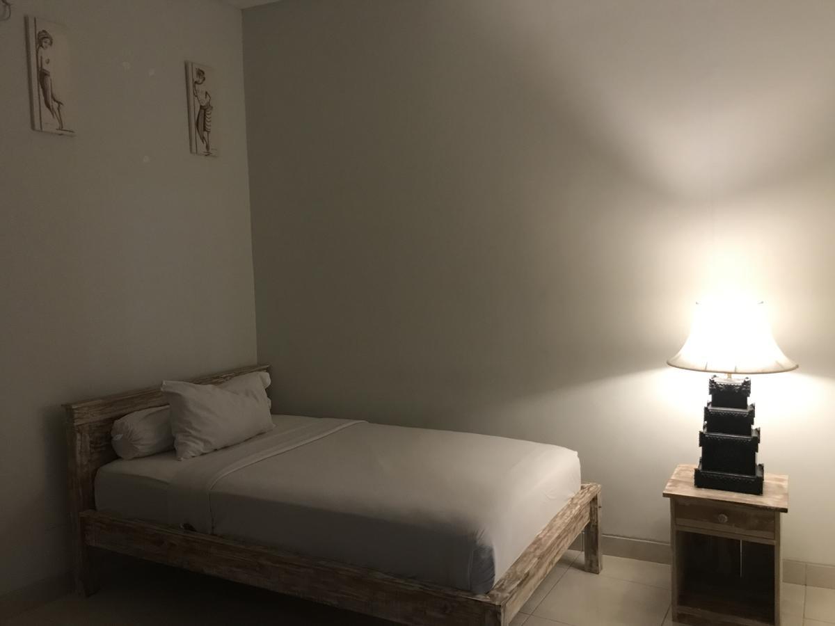 Aghasvina Guest House Canggu Buitenkant foto