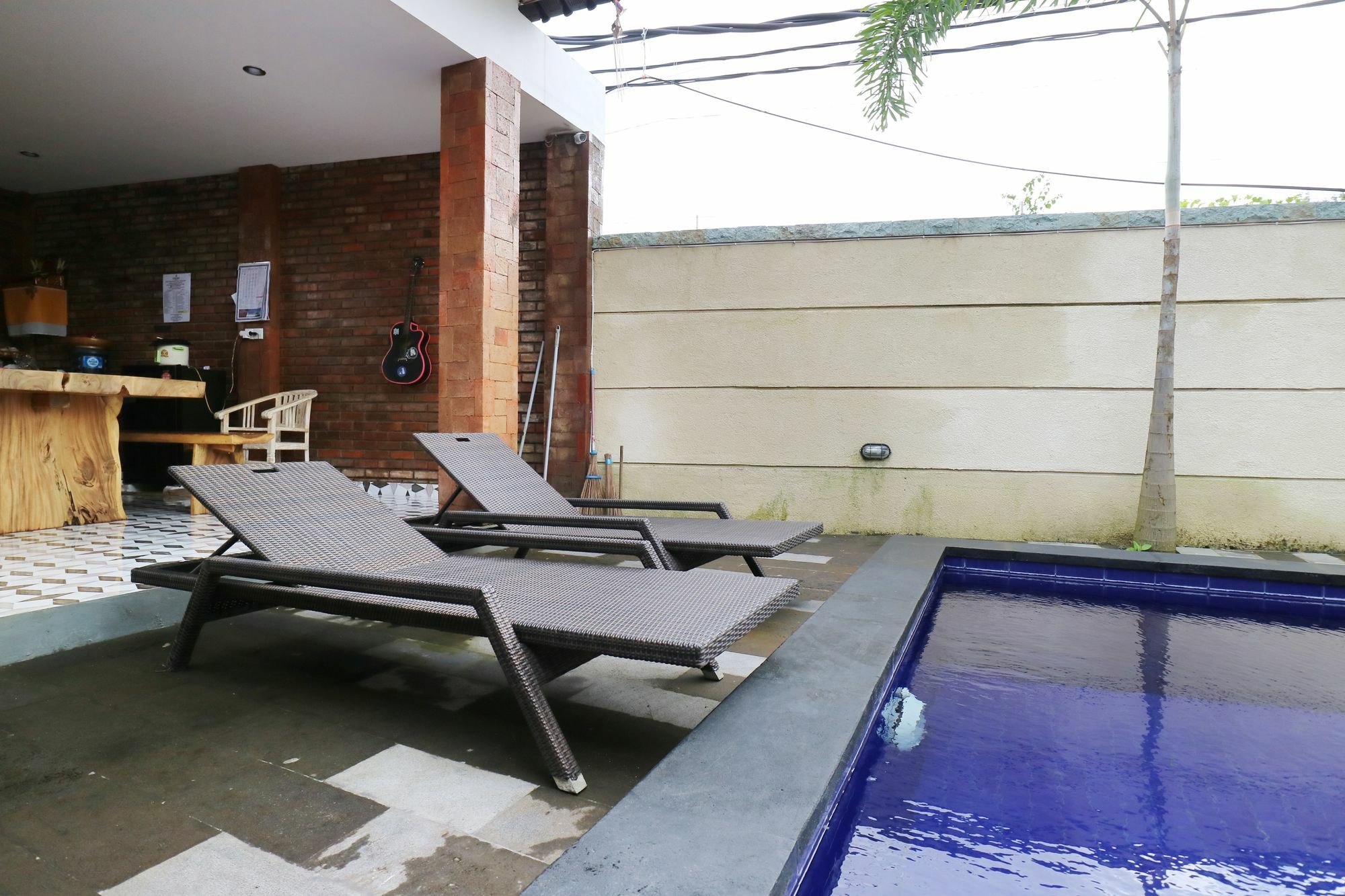 Aghasvina Guest House Canggu Buitenkant foto